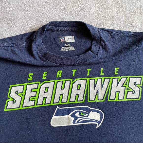 NFL Seattle Seahawks Men’s T-Shirt Blue Size Medium Team Apparel - Picture 2 of 6